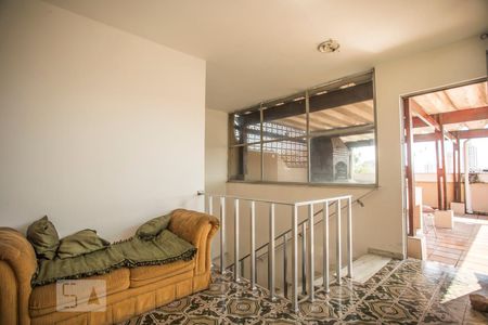 Casa à venda com 270m², 4 quartos e 3 vagasHall - Piso superior