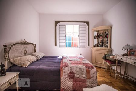 Casa à venda com 270m², 4 quartos e 3 vagasSuite