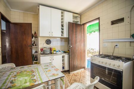Casa à venda com 270m², 4 quartos e 3 vagasCozinha
