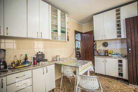 Casa à venda com 270m², 4 quartos e 3 vagasCozinha - Armários