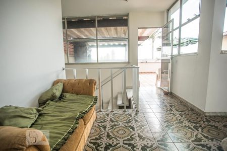 Casa à venda com 270m², 4 quartos e 3 vagasHall - Piso superior