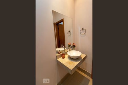 Lavabo de casa para alugar com 3 quartos, 501m² em Residencial Hugo de Moraes, Goiânia