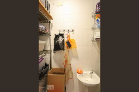 Apartamento à venda com 110m², 3 quartos e 2 vagas Apartamento à venda com 110m², 3 quartos e 2 vagasBanheiro de Serviço