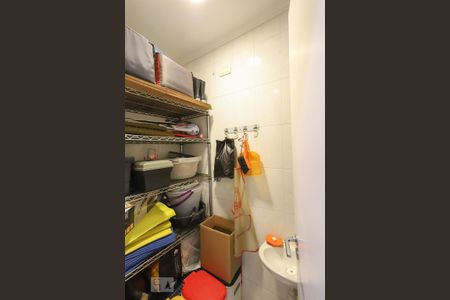 Apartamento à venda com 110m², 3 quartos e 2 vagas Apartamento à venda com 110m², 3 quartos e 2 vagasBanheiro de Serviço