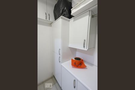 Apartamento à venda com 110m², 3 quartos e 2 vagas Apartamento à venda com 110m², 3 quartos e 2 vagasLavanderia