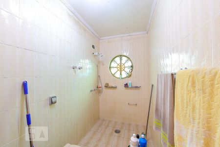 Casa à venda com 454m², 4 quartos e 6 vagas Casa à venda com 454m², 4 quartos e 6 vagasBanheiro da Suite 2