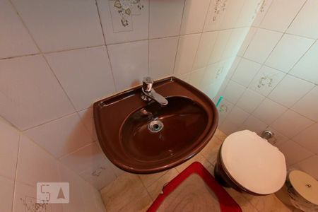 Casa à venda com 454m², 4 quartos e 6 vagas Casa à venda com 454m², 4 quartos e 6 vagasBanheiro de Serviço