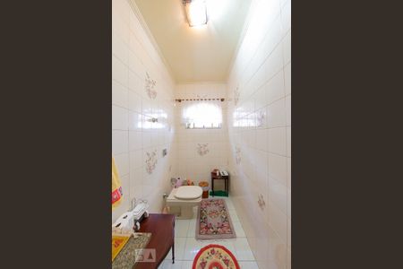 Casa à venda com 454m², 4 quartos e 6 vagas Casa à venda com 454m², 4 quartos e 6 vagasLavabo