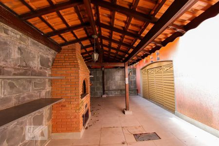 Casa à venda com 454m², 4 quartos e 6 vagas Casa à venda com 454m², 4 quartos e 6 vagasChurrasqueira