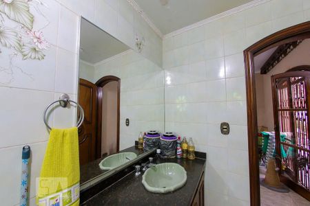 Casa à venda com 454m², 4 quartos e 6 vagas Casa à venda com 454m², 4 quartos e 6 vagasBanheiro da Suite 4