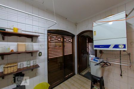 Casa à venda com 454m², 4 quartos e 6 vagas Casa à venda com 454m², 4 quartos e 6 vagasArea de Serviço