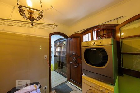 Casa à venda com 454m², 4 quartos e 6 vagas Casa à venda com 454m², 4 quartos e 6 vagasArea de Serviço