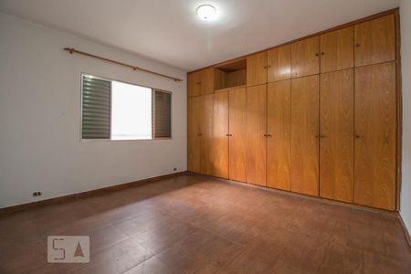 Casa à venda com 390m², 3 quartos e 4 vagasSuite