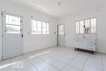 Casa de condomínio para alugar com 37m², 1 quarto e sem vaga Casa de condomínio para alugar com 37m², 1 quarto e sem vagaSala e Cozinha