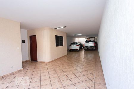 Casa à venda com 320m², 3 quartos e 6 vagas Casa à venda com 320m², 3 quartos e 6 vagasGaragem