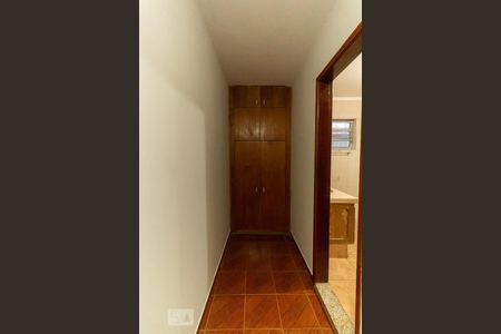 Casa à venda com 150m², 3 quartos e 2 vagasCorredor 