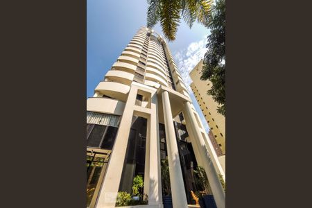 Apartamento para alugar com 70m², 3 quartos e 1 vaga Apartamento para alugar com 70m², 3 quartos e 1 vagaFachada