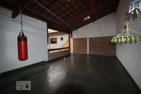 Casa à venda com 208m², 3 quartos e 4 vagasÁrea de Serviço