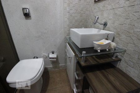 Casa à venda com 208m², 3 quartos e 4 vagasBanheiro 1