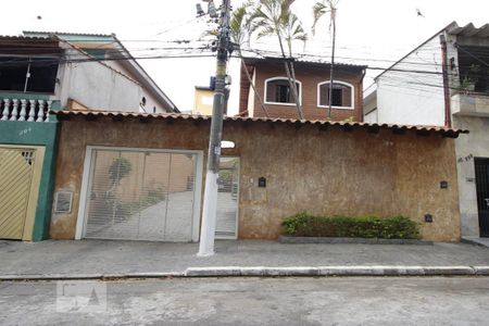 Casa à venda com 208m², 3 quartos e 4 vagasFachada