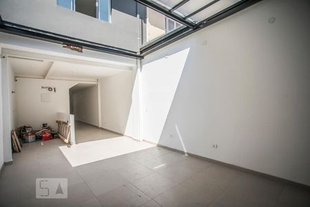 Casa à venda com 170m², 2 quartos e sem vaga Casa à venda com 170m², 2 quartos e sem vagaQuintal