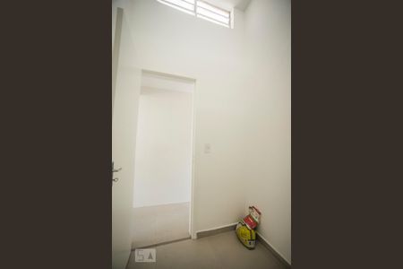 Casa à venda com 170m², 2 quartos e sem vaga Casa à venda com 170m², 2 quartos e sem vagaBanheiro