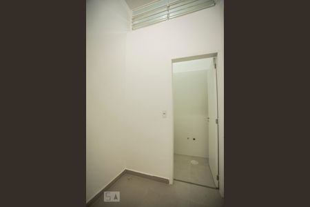 Casa à venda com 170m², 2 quartos e sem vaga Casa à venda com 170m², 2 quartos e sem vagaBanheiro