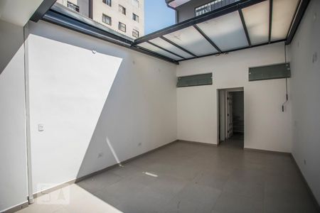 Casa à venda com 170m², 2 quartos e sem vaga Casa à venda com 170m², 2 quartos e sem vagaQuintal