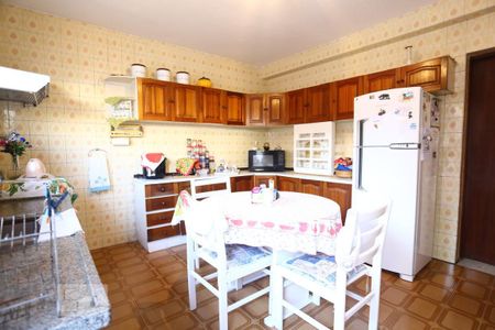 Casa à venda com 185m², 2 quartos e 2 vagasCozinha