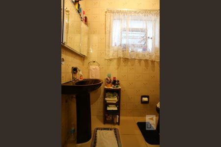 Casa à venda com 185m², 2 quartos e 2 vagasBanheiro