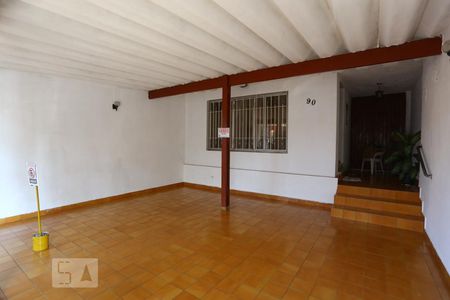 Casa à venda com 185m², 2 quartos e 2 vagasGaragem