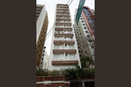 Apartamento para alugar com 47m², 1 quarto e 1 vaga Apartamento para alugar com 47m², 1 quarto e 1 vagaFachada