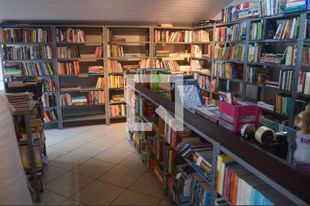 Casa à venda com 280m², 3 quartos e 4 vagas Casa à venda com 280m², 3 quartos e 4 vagasSotão