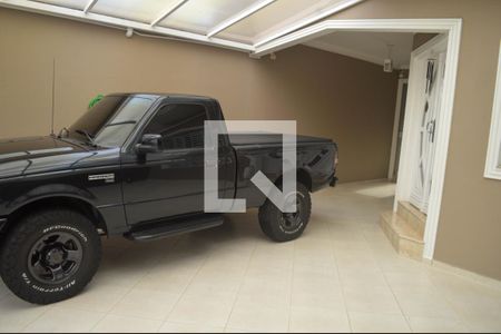 Casa à venda com 280m², 3 quartos e 4 vagas Casa à venda com 280m², 3 quartos e 4 vagasGaragem