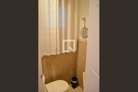 Casa à venda com 280m², 3 quartos e 4 vagas Casa à venda com 280m², 3 quartos e 4 vagasLavabo