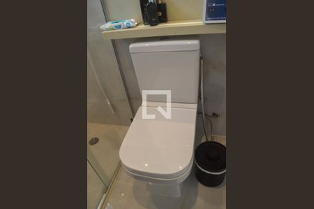 Casa à venda com 280m², 3 quartos e 4 vagas Casa à venda com 280m², 3 quartos e 4 vagasBanheiro Suíte 2