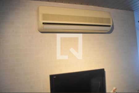 Casa à venda com 280m², 3 quartos e 4 vagas Casa à venda com 280m², 3 quartos e 4 vagasSotão