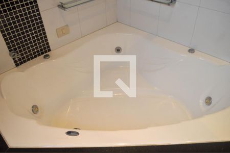 Casa à venda com 280m², 3 quartos e 4 vagas Casa à venda com 280m², 3 quartos e 4 vagasBanheiro Suíte 3