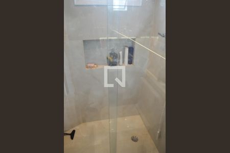 Casa à venda com 280m², 3 quartos e 4 vagas Casa à venda com 280m², 3 quartos e 4 vagasBanheiro Suíte 2