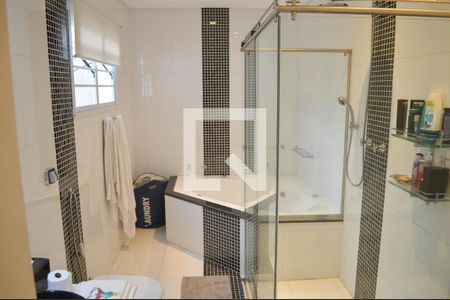 Casa à venda com 280m², 3 quartos e 4 vagas Casa à venda com 280m², 3 quartos e 4 vagasBanheiro Suíte 3