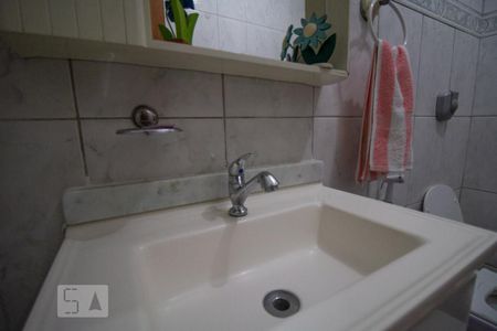 Casa à venda com 200m², 4 quartos e 1 vaga Casa à venda com 200m², 4 quartos e 1 vagaBanheiro 1