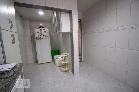 Casa à venda com 200m², 4 quartos e 1 vaga Casa à venda com 200m², 4 quartos e 1 vagaCozinha