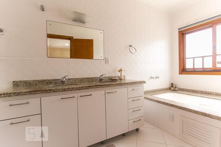 Casa à venda com 198m², 3 quartos e 2 vagasBanheiro Suíte