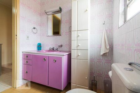 Casa à venda com 140m², 4 quartos e 2 vagasBanheiro