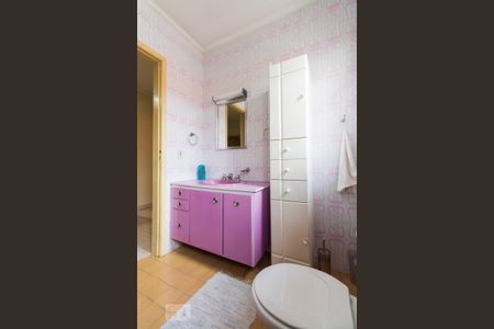 Casa à venda com 140m², 4 quartos e 2 vagasBanheiro