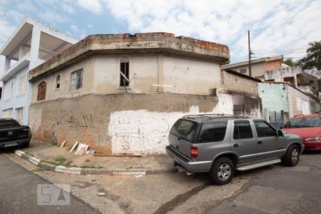 Casa à venda com 190m², 4 quartos e 1 vaga Casa à venda com 190m², 4 quartos e 1 vagaFachada
