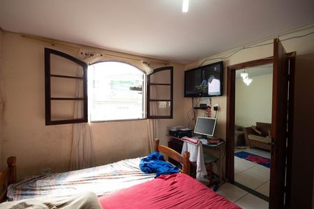 Casa à venda com 190m², 4 quartos e 1 vaga Casa à venda com 190m², 4 quartos e 1 vagaQuarto (Casa 2)