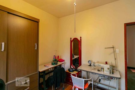 Casa à venda com 233m², 5 quartos e 5 vagasQuarto 2