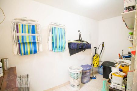 Casa à venda com 209m², 3 quartos e 2 vagas Casa à venda com 209m², 3 quartos e 2 vagasDepósito