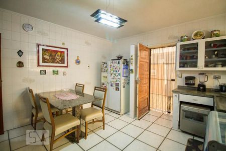 Casa à venda com 209m², 3 quartos e 2 vagas Casa à venda com 209m², 3 quartos e 2 vagasCozinha
